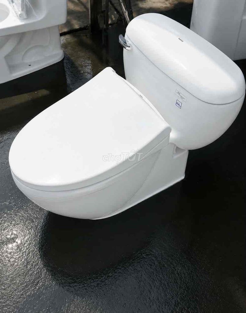 Thanh lý Bồn cầu Toto mã 366 Nắp tự Rửa Tự động. Mua bán Thiết bị vệ sinh, nhà tắm tại Quận Tân Phú Tp Hồ Chí Minh được đăng bởi Bồn cầu cũ và mới  hình 1