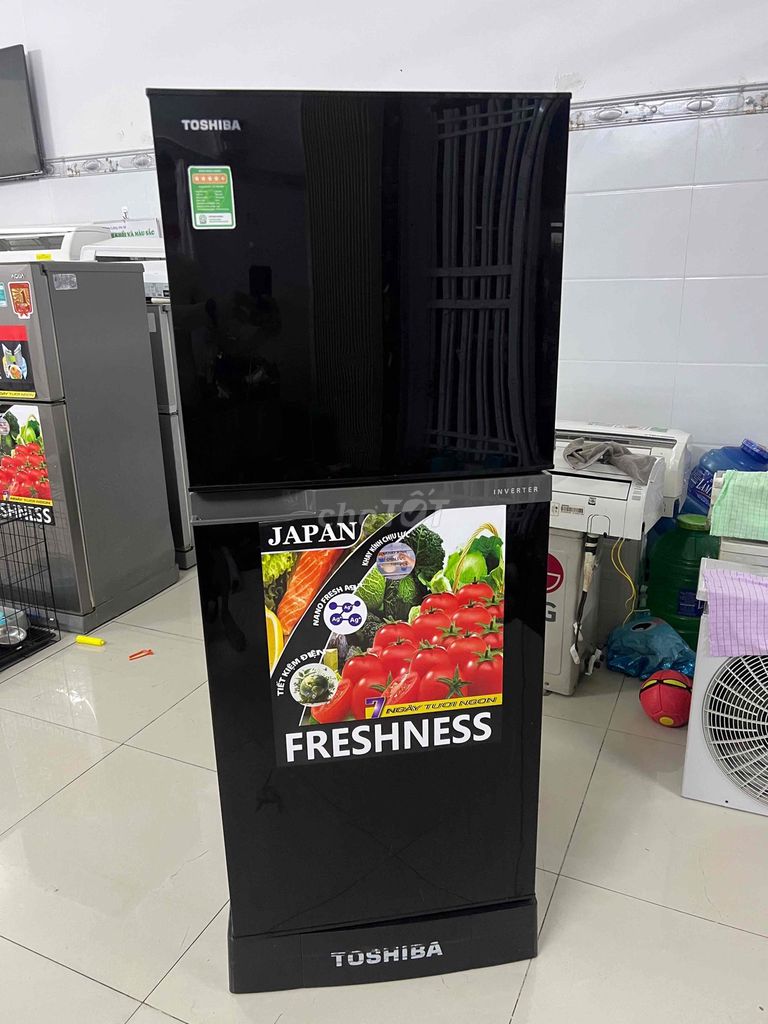 Tủ lạnh Toshiba Inverter 194L màu đen. Mua bán Tủ lạnh tại Thành phố Rạch Giá Kiên Giang được đăng bởi Điện Lạnh PhươngiCool hình 1