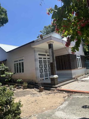 CHO THUÊ NHÀ NGUYÊN CĂN ĐỐI DIỆN CHỢ ÔNG TRỊNH