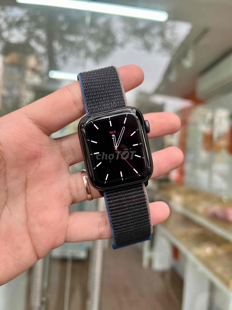 🍎 Apple Watch SE 44mm Đen eSIM LTE Pin 99%