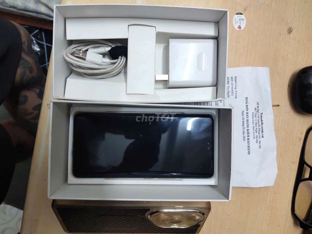 Honor 300 Pro Trắng Đã sử dụng. Mua bán Điện thoại tại Quận Thanh Xuân Hà Nội được đăng bởi A Bi Long hình 1