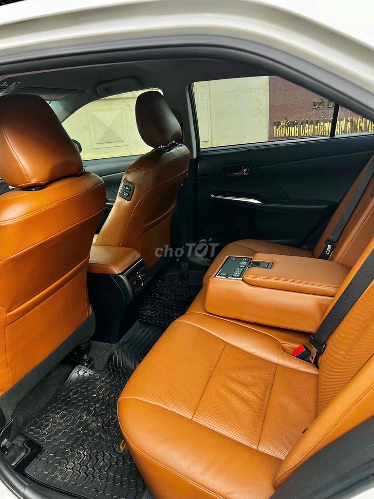 Toyota Camry 2018 2.5Q Trắng. Mua bán Ô tô tại Thành phố Biên Hòa Đồng Nai được đăng bởi Xuân Quốcc hình 2