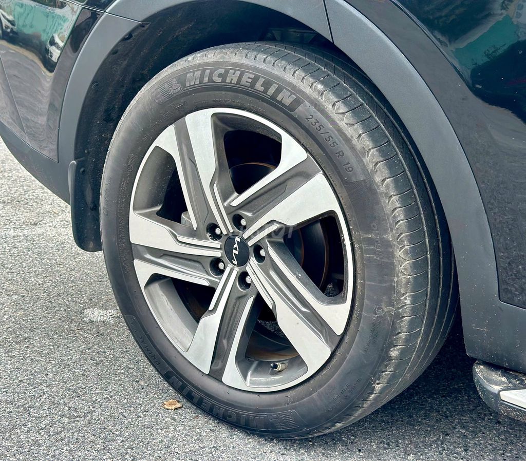 Kia Sorento 2.5 Signature 2022 màu đen. Mua bán Ô tô tại Quận Thanh Xuân Hà Nội được đăng bởi Nguyễn Tuấn Hoàng hình 8