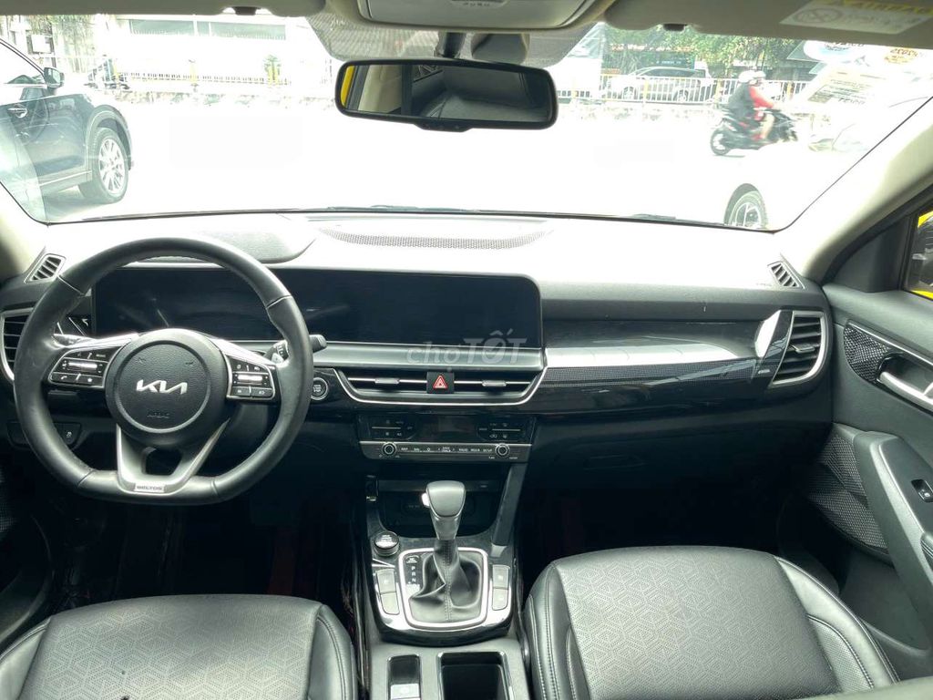 Kia Seltos 2024 Premium 1.5 L,màu vàng, 39.000 km. Mua bán Ô tô tại Quận Bình Tân Tp Hồ Chí Minh được đăng bởi Son Do hình 7