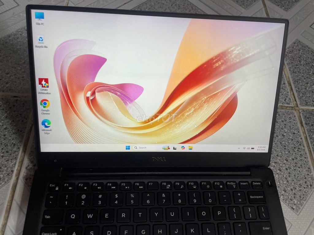 Laptop Dell XPS i5 8G 256G pin4h zin còn đẹp mượt. Mua bán Laptop tại Quận Gò Vấp Tp Hồ Chí Minh được đăng bởi Thảo hình 1