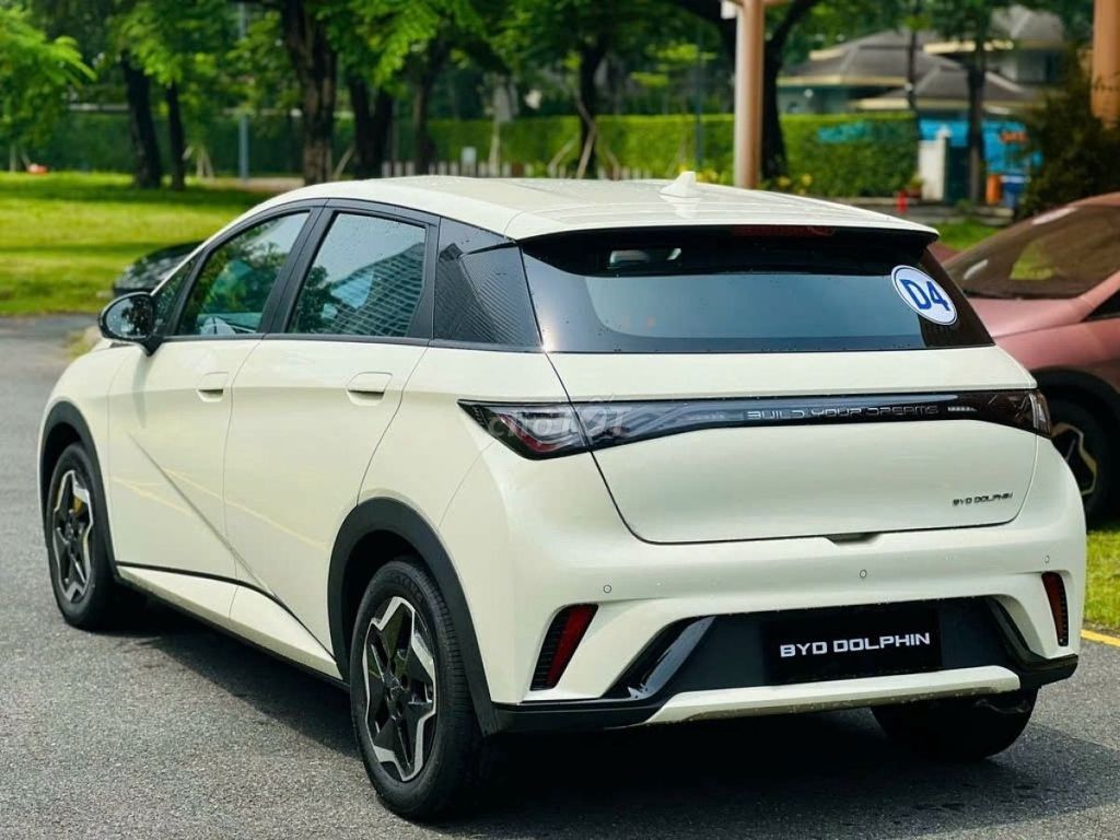 BYD Dolphin GLX 2026 Хэтчбек Белый