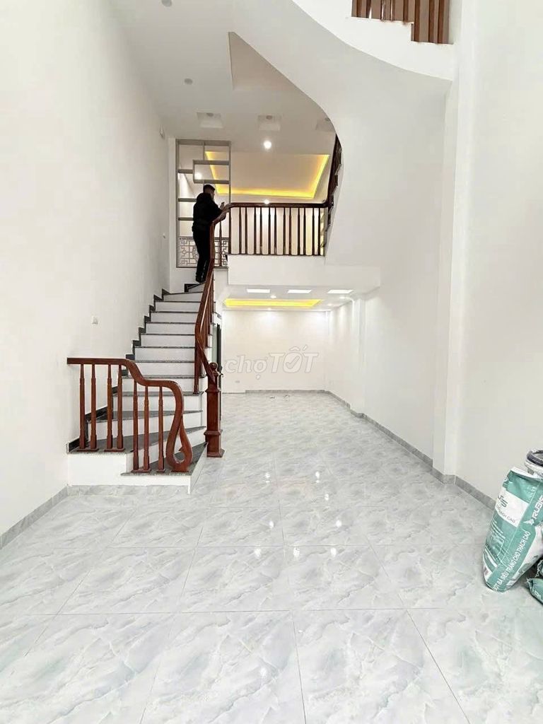 5-этажный дом площадью 40 м² в Тхань Три, более 6 миллиардов