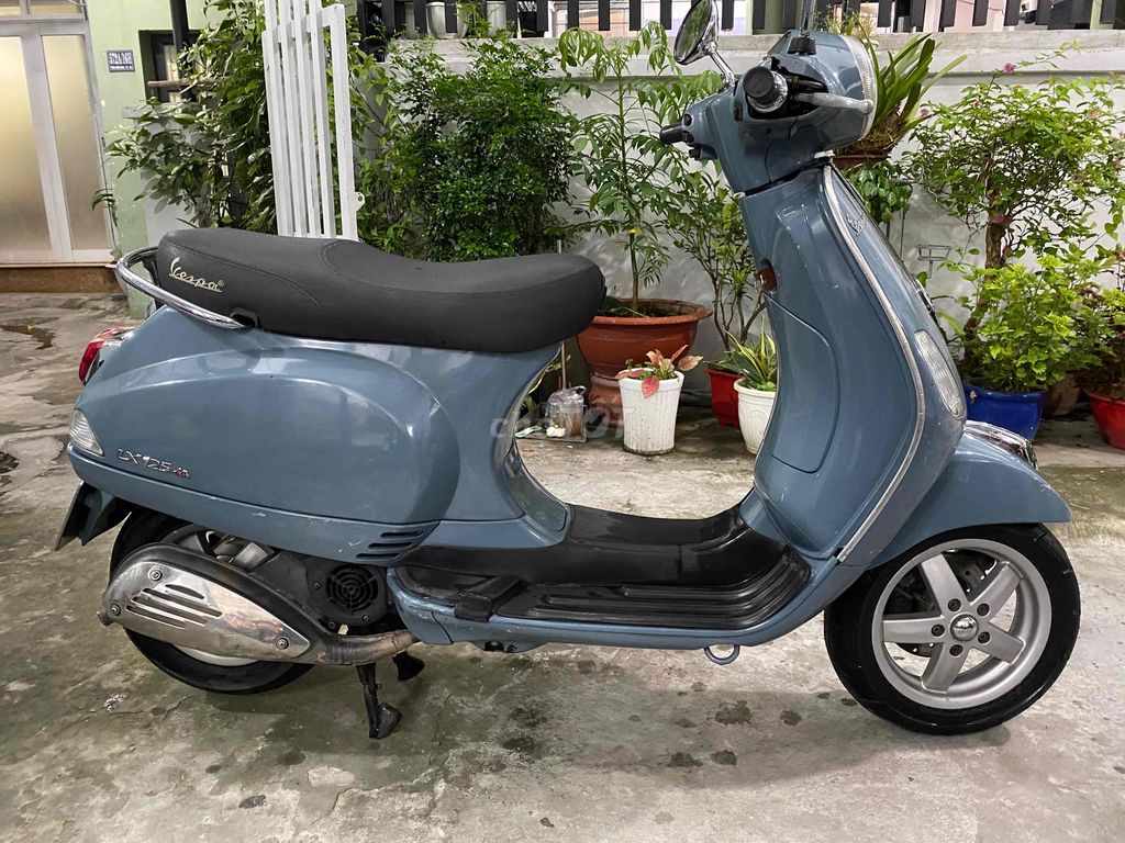 Vespa 2010 xe cực đẹp cục máy bao êm ngon. Mua bán Xe máy tại Quận 5 Tp Hồ Chí Minh được đăng bởi JM hình 3