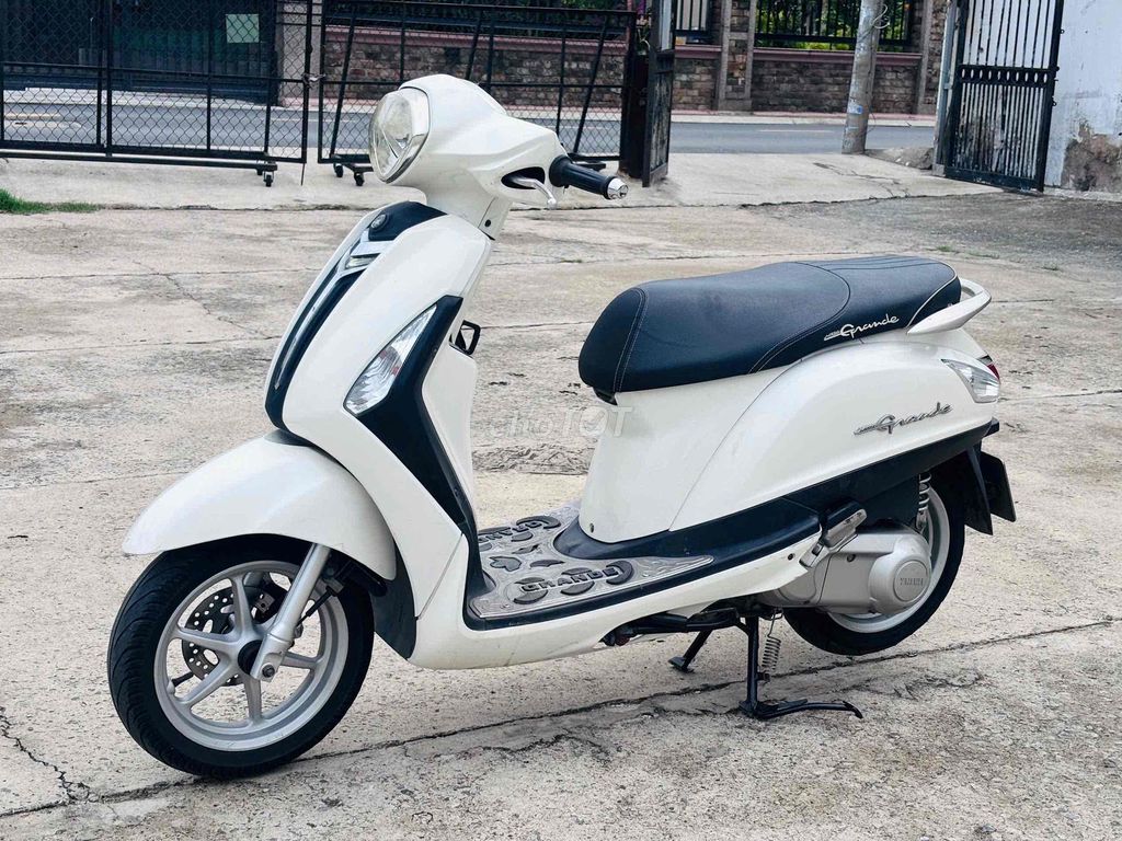 Скутер Yamaha Grande Белый