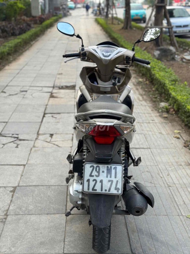 Honda Air Blade Fi 2012 родной мотор, тихий ход