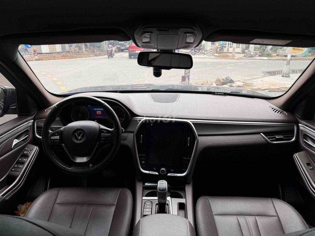 VinFast Lux SA 2.0 2019 Tiên phong Серый 68 000 км