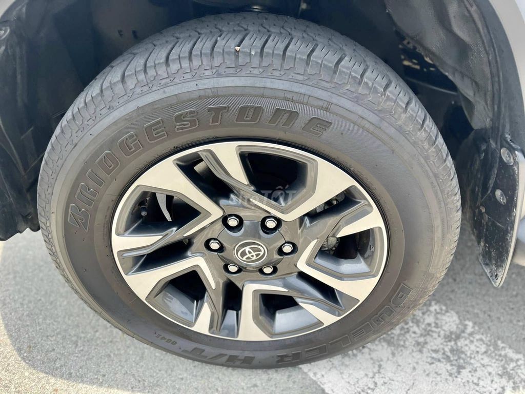 Toyota Fortuner Legender 2023 2.4L 4x2 AT 34000 Km. Mua bán Ô tô tại Thành phố Thủ Đức Tp Hồ Chí Minh được đăng bởi Đức Tứ Bánh hình 10