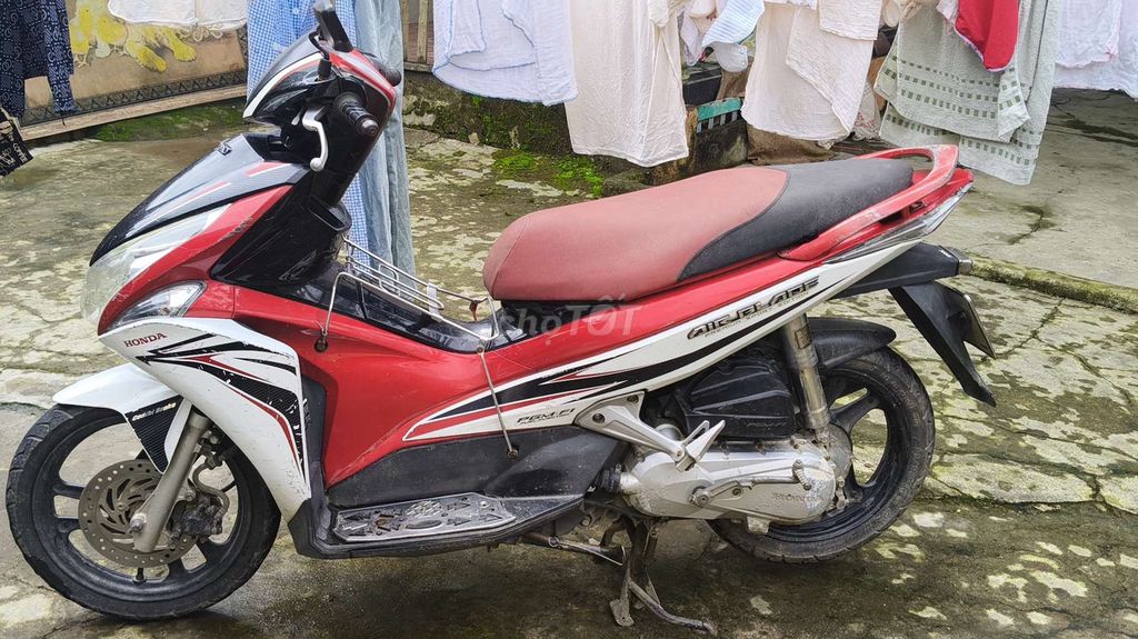Honda Air Blade 2011 108cc Trắng-Đỏ-Đen. Mua bán Xe máy tại Huyện Hòa Vang Đà Nẵng được đăng bởi Châu Thương hình 7