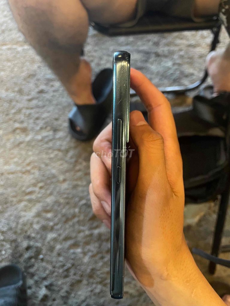 Em cần bán Samsung S22 8/128gb
