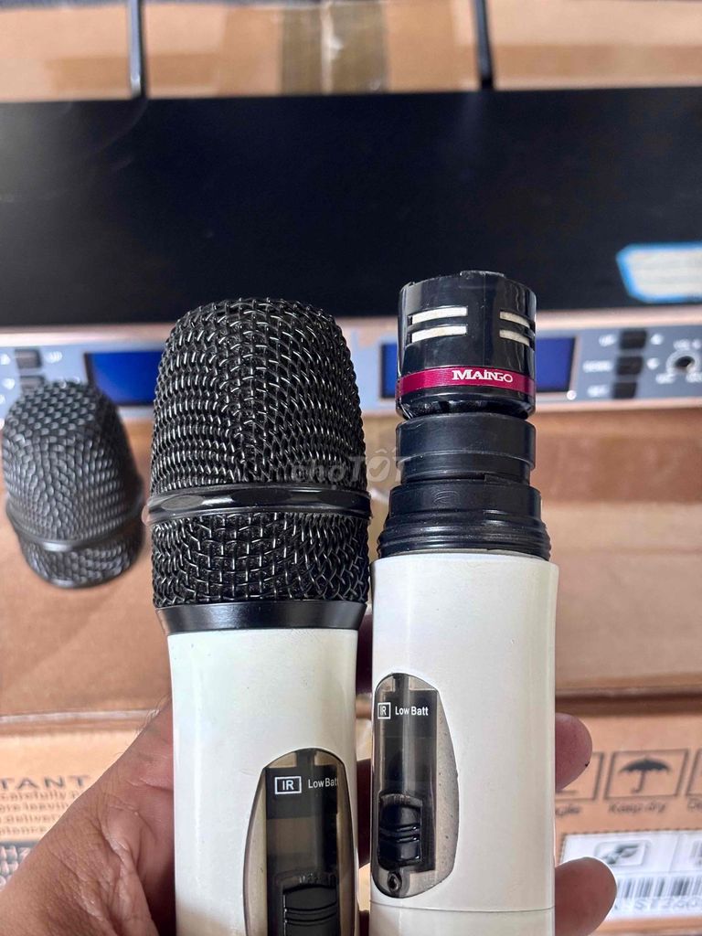 Bộ micro không dây Maingo W1000. Mua bán Tivi, Âm thanh tại Quận Ninh Kiều Cần Thơ được đăng bởi Nguyễn Nam Mua Bán Âm Thanh  hình 1