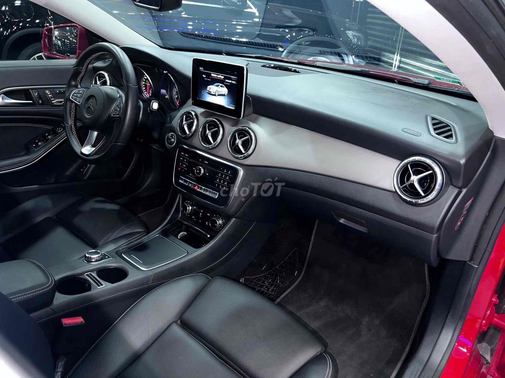 Mercedes Benz CLA Class 2018 CLA 200 - 42000 km. Mua bán Ô tô tại Quận 7 Tp Hồ Chí Minh được đăng bởi Lê Văn Út hình 14