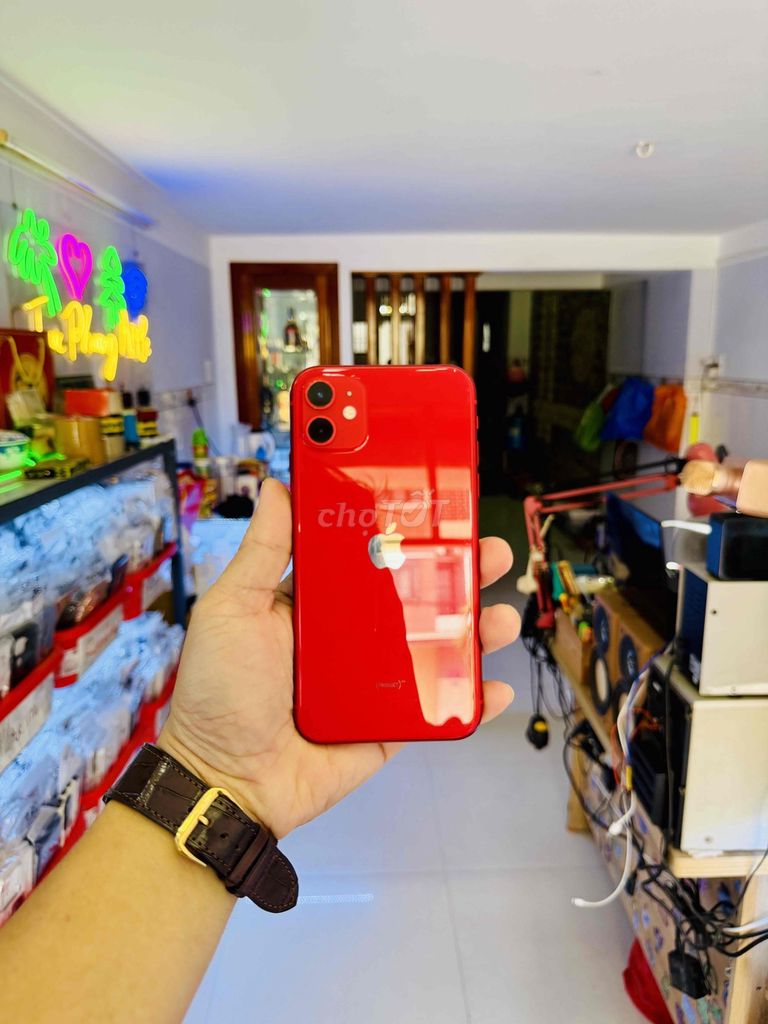 Apple iPhone 11 64GB Đỏ Việt Nam. Mua bán Điện thoại tại Huyện Tuy Phước Bình Định được đăng bởi Nguyễn Văn Nghĩa hình 1