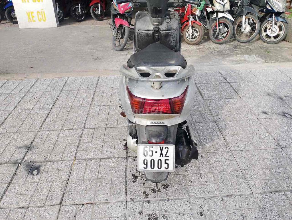 Honda Lead màu Bạc. Mua bán Xe máy tại Quận Ninh Kiều Cần Thơ được đăng bởi đầy cửa hàng cầu hưng lợi nk cần thơ hình 4