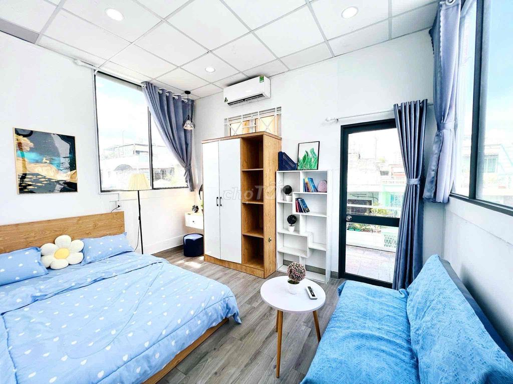 TRỐNG SẴN CĂN PENTHOUSE - BAN CÔNG - FULL NỘI THẤT SÂN VƯỜN