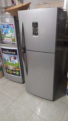 Bán tủ lạnh Electrolux 200 lít zin chưa qua sửa