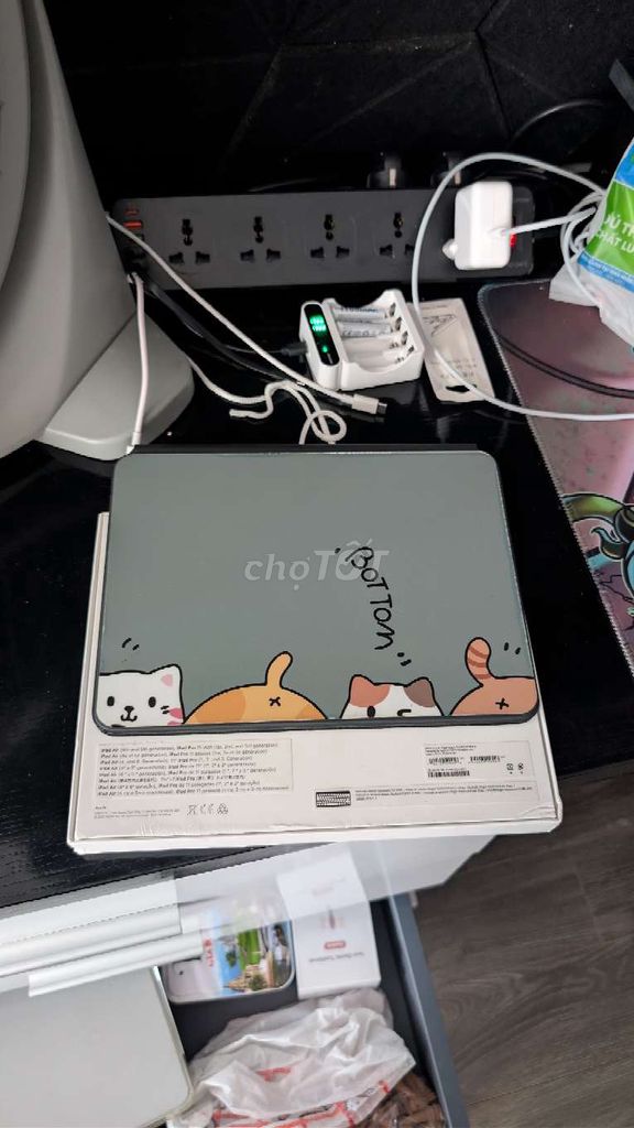  Apple Magic Keyboard iPad Air 5 Xám. Mua bán Phụ kiện (Màn hình, Chuột...) tại Thành phố Nha Trang Khánh Hòa được đăng bởi Hai Nguyen hình 1