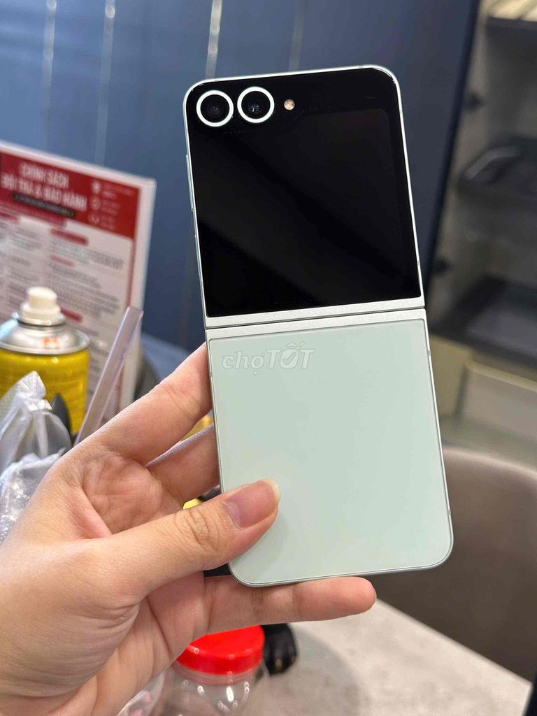 Samsung Galaxy Z Flip6 12/256GB Mint VN/A Like New. Mua bán Điện thoại tại Quận 8 Tp Hồ Chí Minh được đăng bởi CA REM BÁN TÁO hình 1
