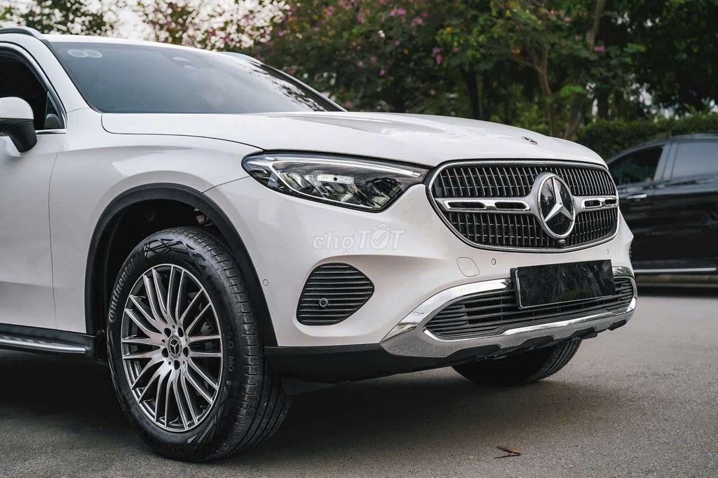 Mercedes GLC200 4matic 2023 Trắng. Mua bán Ô tô tại Quận 7 Tp Hồ Chí Minh được đăng bởi Hoàn Lee Xe Lướt hình 3
