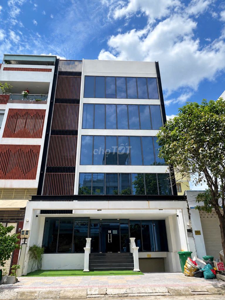 Rent · 5 bd · 160 м² · Thành phố Thủ Đức