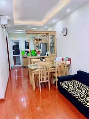 Cho thuê căn 2 ngủ 2 vs CT12A Kim văn kim lũ, đồ cơ bản giá thuê 7.5tr