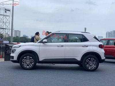 HYUNDAI VENUE. Mua bán Ô tô tại Quận Hải Châu Đà Nẵng được đăng bởi Tiên