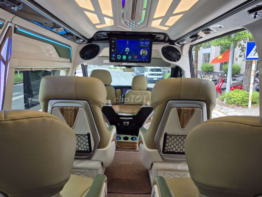 Ford Transit VIP Lounge 10 chỗ số sàn. Mua bán Phương tiện khác tại Quận Long Biên Hà Nội được đăng bởi Ngô hùng hình 11