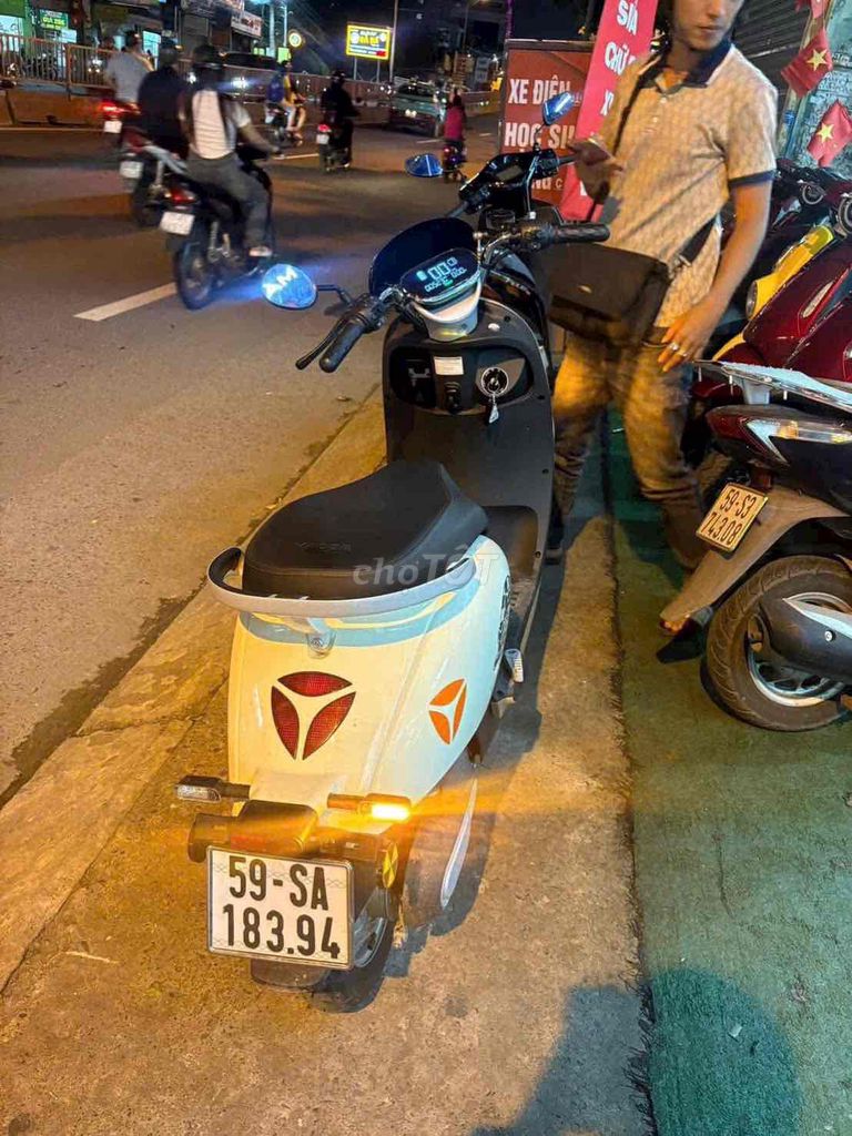 YADEA M6i ĐỜI MƠI LƯỚT 500km NHƯ NEW CHÍNH CHỦ. Mua bán Xe điện tại Quận Tân Phú Tp Hồ Chí Minh được đăng bởi PHẠM TUẤN MUA BÁN XE ĐIỆN hình 1