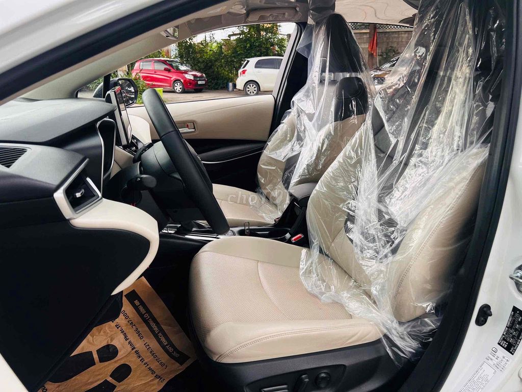Toyota Corolla Altis 1.8V 2025 Trắng 14.000 km