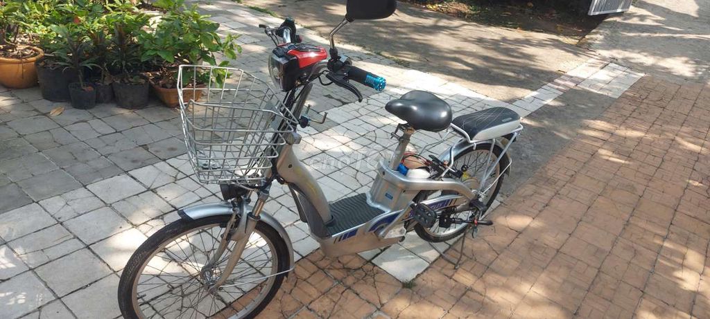 Xe đạp điện đời đầu như hình. Mua bán Xe điện tại Thành phố Long Xuyên An Giang được đăng bởi KhoiNguyen hình 7