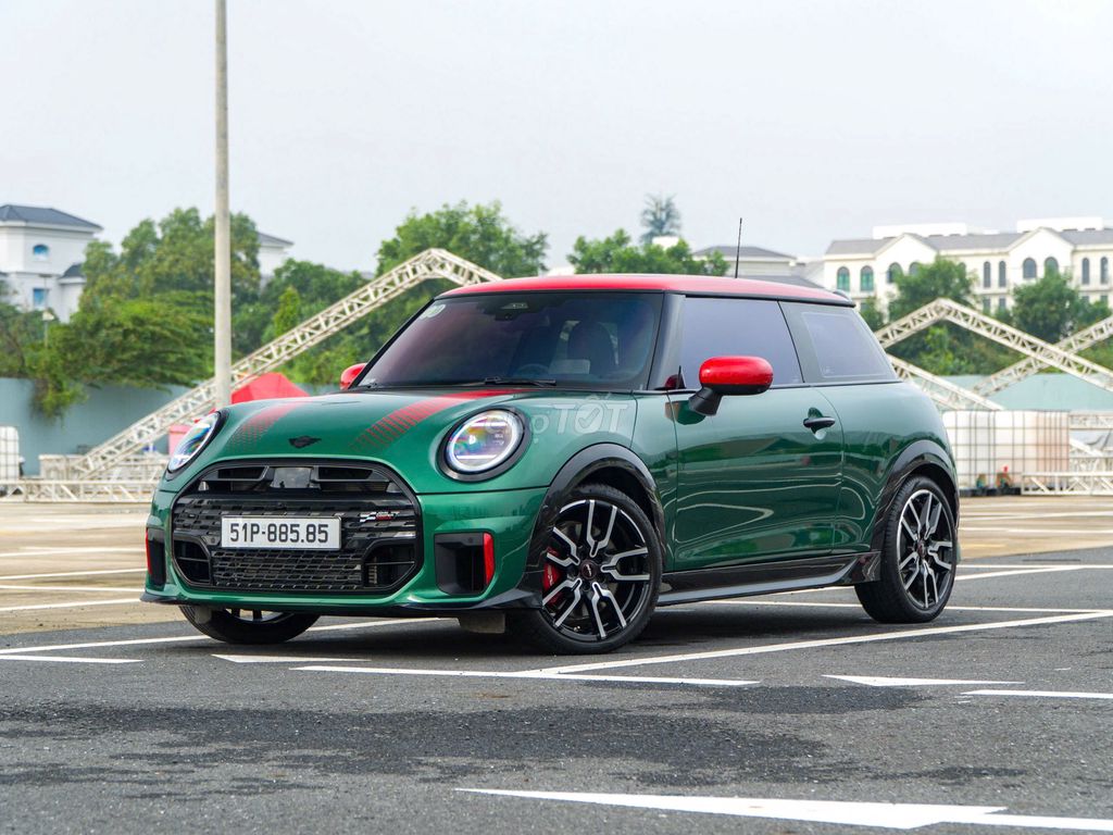 MINI John Cooper Works 2026 Зеленый 2.0 Turbo
