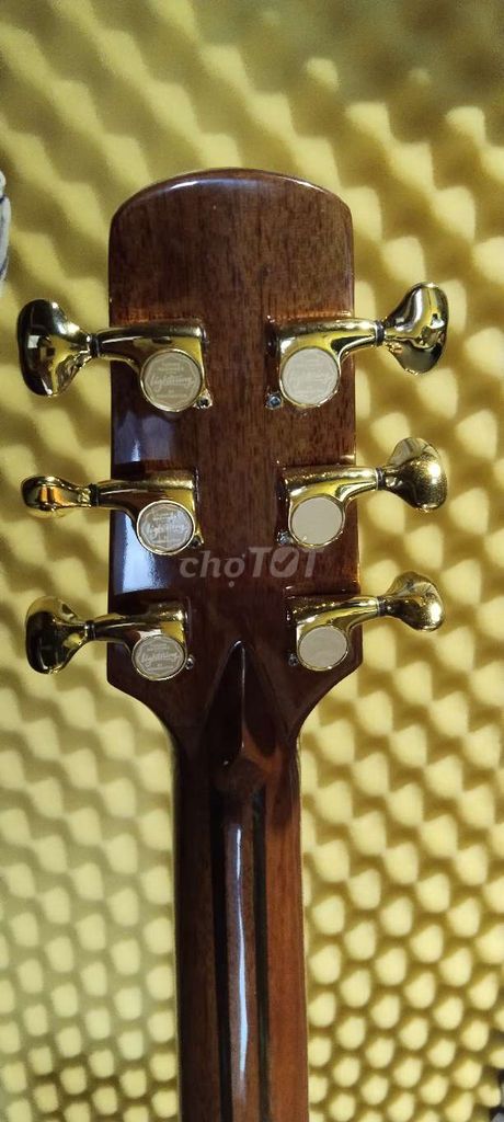 Mình cần bán cây Guitar, đẹp có EQ