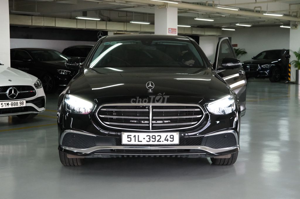 Mercedes-Benz E200 EXCLUSIVE Đen 7400 km. Mua bán Ô tô tại Quận 7 Tp Hồ Chí Minh được đăng bởi NGỌC ANH MERCEDES PMH hình 3