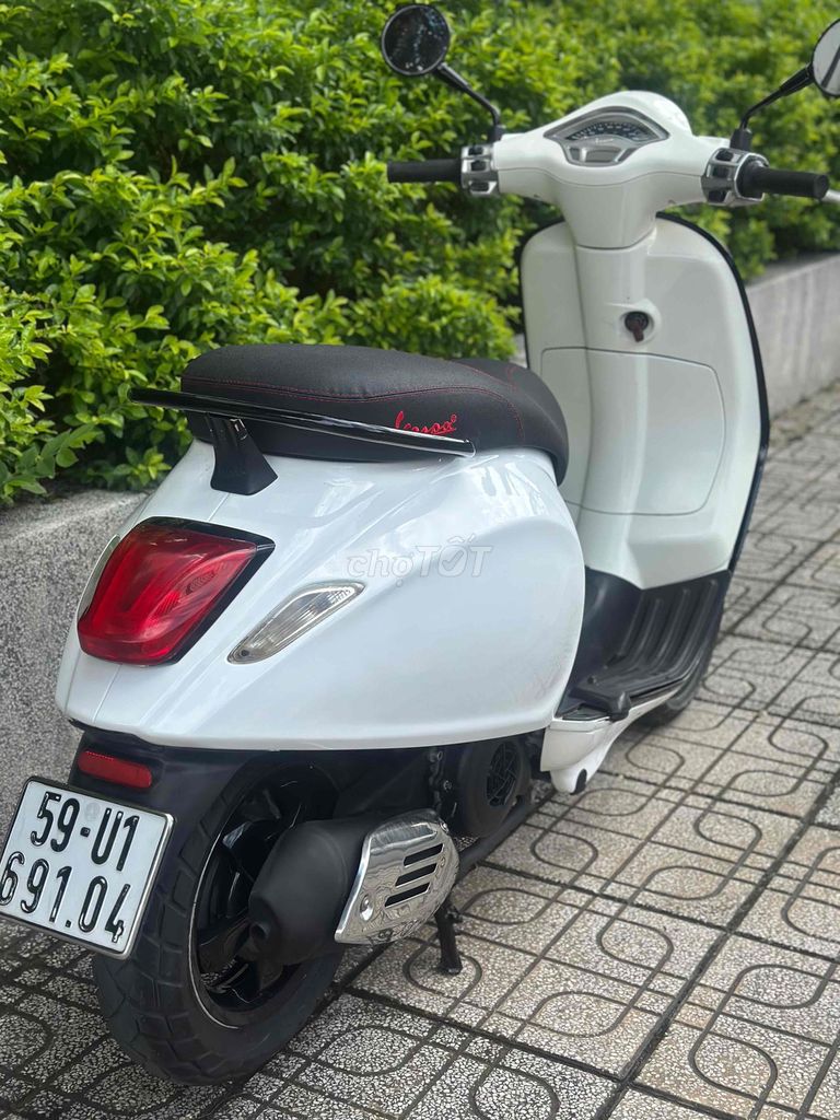 Vespa Primavera 125 3Vie 2014 Trắng Sporty BSTP 9c. Mua bán Xe máy tại Thành phố Thủ Đức Tp Hồ Chí Minh được đăng bởi Xe Máy Sơn Thủ Đức hình 6