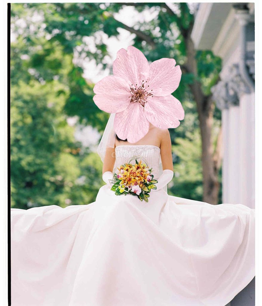 Thanh lý 2 bộ váy cưới 1 bộ áo dài khăn đóng. Mua bán Quần áo tại Quận 3 Tp Hồ Chí Minh được đăng bởi phuong hoang hình 1
