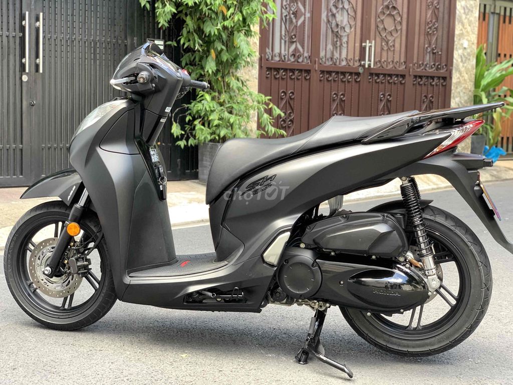 Sh300 đen sporty nhập Ý máy móc nguyên rin êm đẹp. Mua bán Xe máy tại Quận Phú Nhuận Tp Hồ Chí Minh được đăng bởi Cungsport hình 2