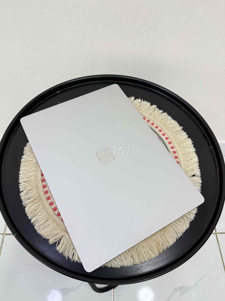 Microsoft Surface Laptop 2 i5-8350U /8gb /256gb. Mua bán Laptop tại Quận Tân Bình Tp Hồ Chí Minh được đăng bởi vy hình 1
