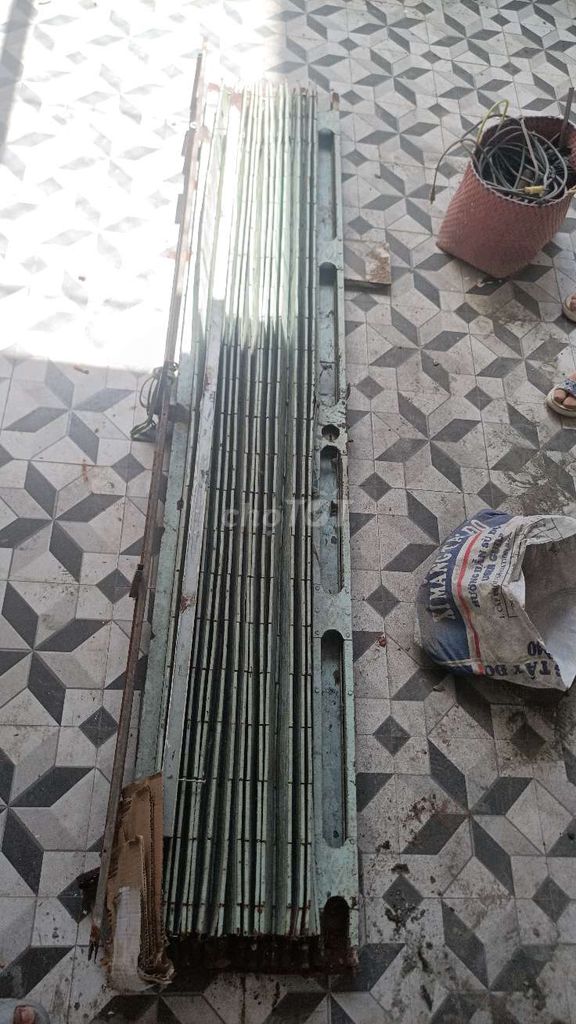 Cửa sắt xám bán sắt vụn. Mua bán Nội thất, đồ gia dụng khác tại Thành phố Sóc Trăng Sóc Trăng được đăng bởi Anh Phương hình 1