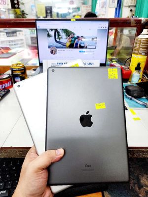 Ipad Gen 9 64GB WiFi - Trắng Xám. Mua bán Máy tính bảng tại Thành phố Long Xuyên An Giang được đăng bởi Facebook Cầm Đồ Thúy Vân