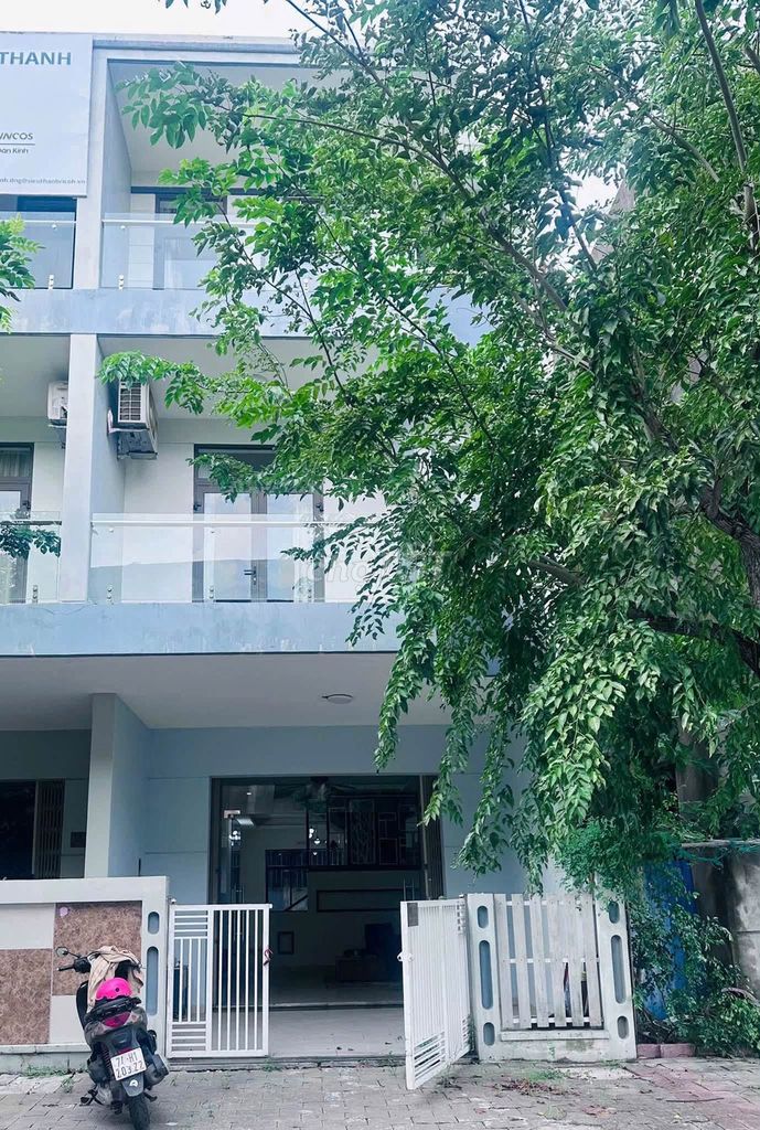 Rent · 4 bd · 100 м² · Quận Hải Châu, ул. Đường Nguyễn Hữu Thọ