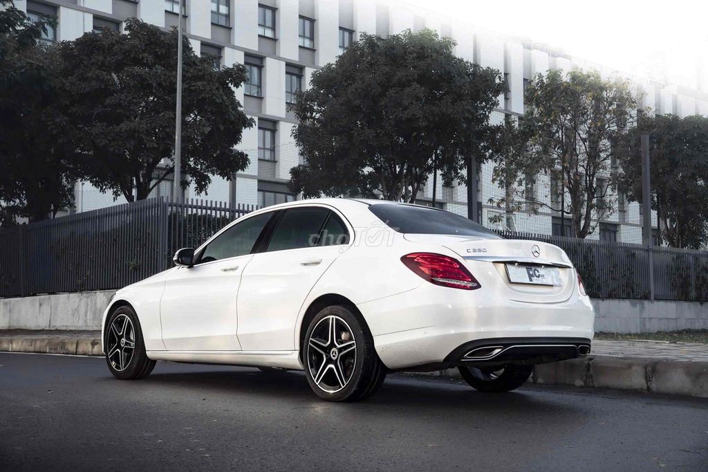 Mercedes Benz C250 Exclusive 2018 - Trắng/Đen. Mua bán Ô tô tại Quận 7 Tp Hồ Chí Minh được đăng bởi Bi Xe Đức hình 4