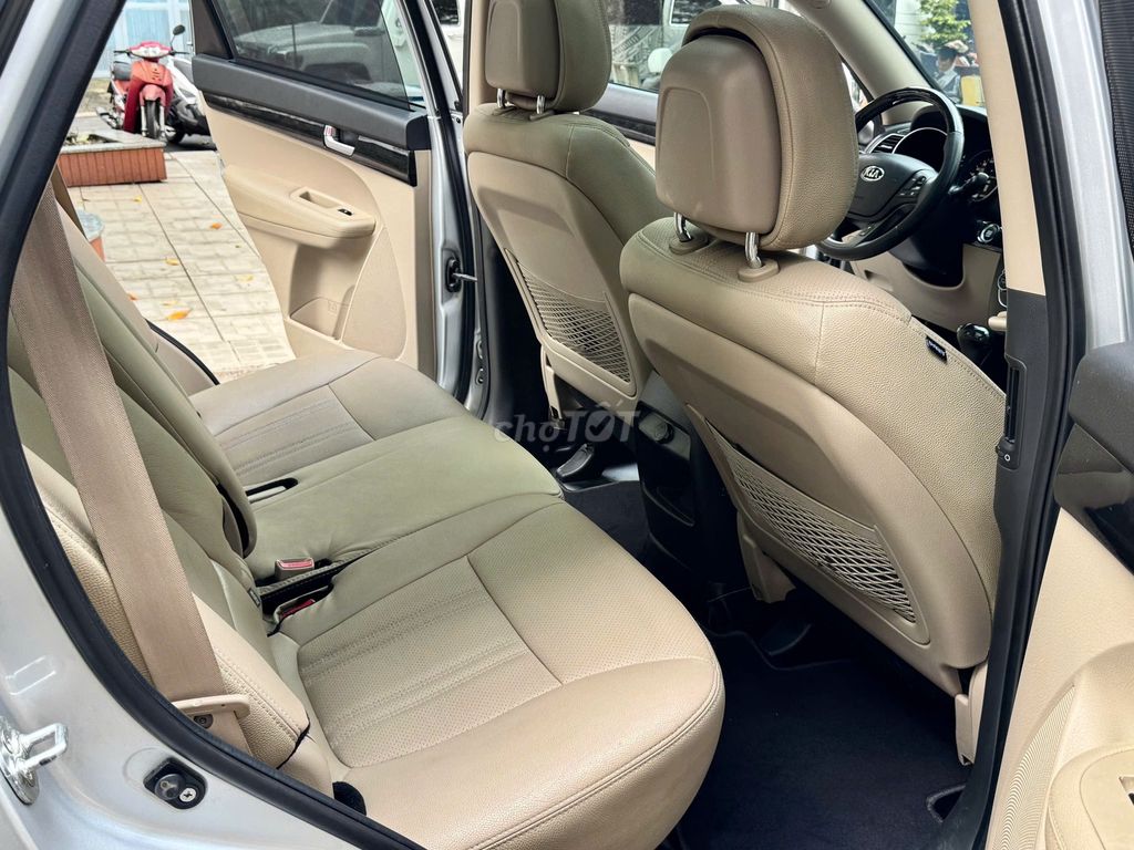 Bán KIA Sorento DAT Premium model 2020 Bạc zin đẹp. Mua bán Ô tô tại Quận 12 Tp Hồ Chí Minh được đăng bởi Việt 8080 hình 4