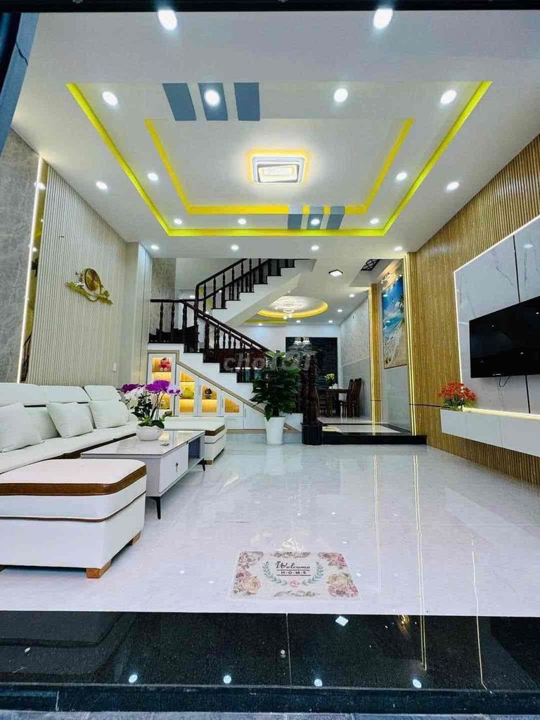 Kẹt vốn cần bán gấp nhà 62,6m2 Phổ Quang, P2, Q. Tân Bình giá 2tỷ3