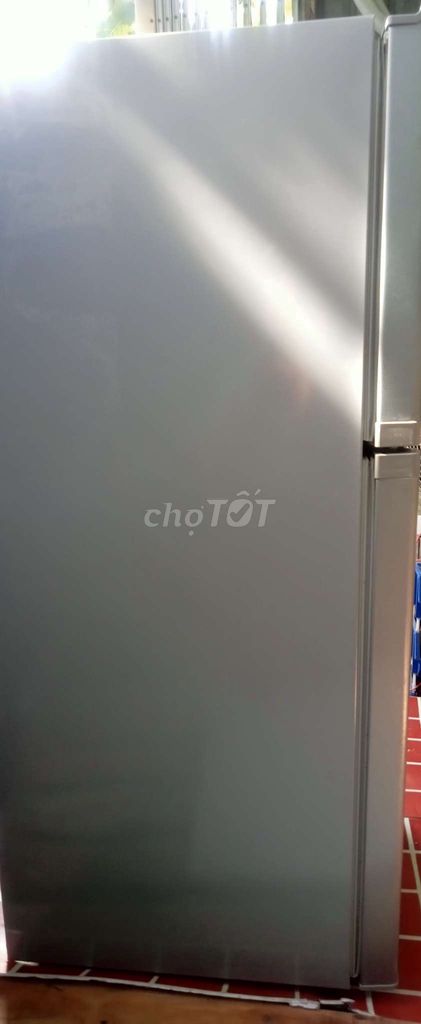 Tủ đang xài rất mới