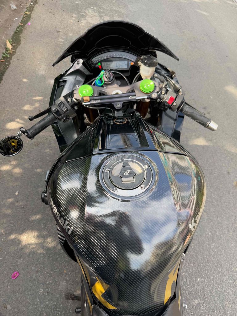 Kawasaki Zx10r 2015 bản kỉ niệm, zin keng 9 chủ. Mua bán Xe máy tại Quận 6 Tp Hồ Chí Minh được đăng bởi TanNguyenStore  hình 6