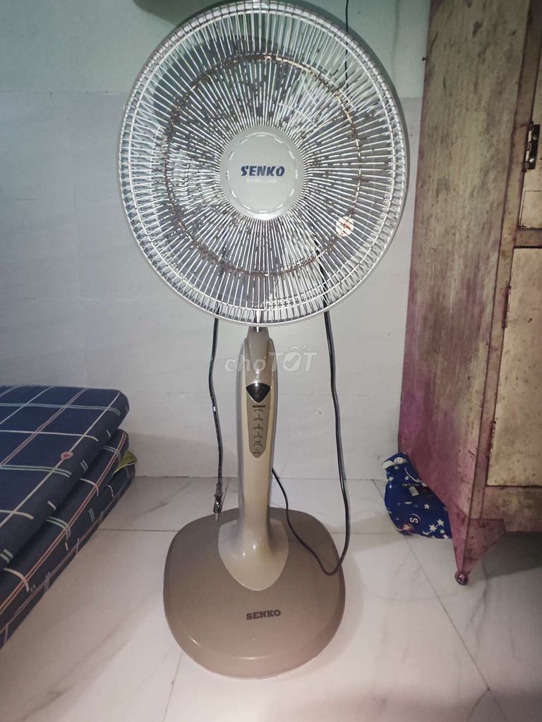 Quạt đứng Senko Nâu Đã qua sử dụng. Mua bán Quạt tại Quận Ngũ Hành Sơn Đà Nẵng được đăng bởi Nguyễn Lâm hình 1